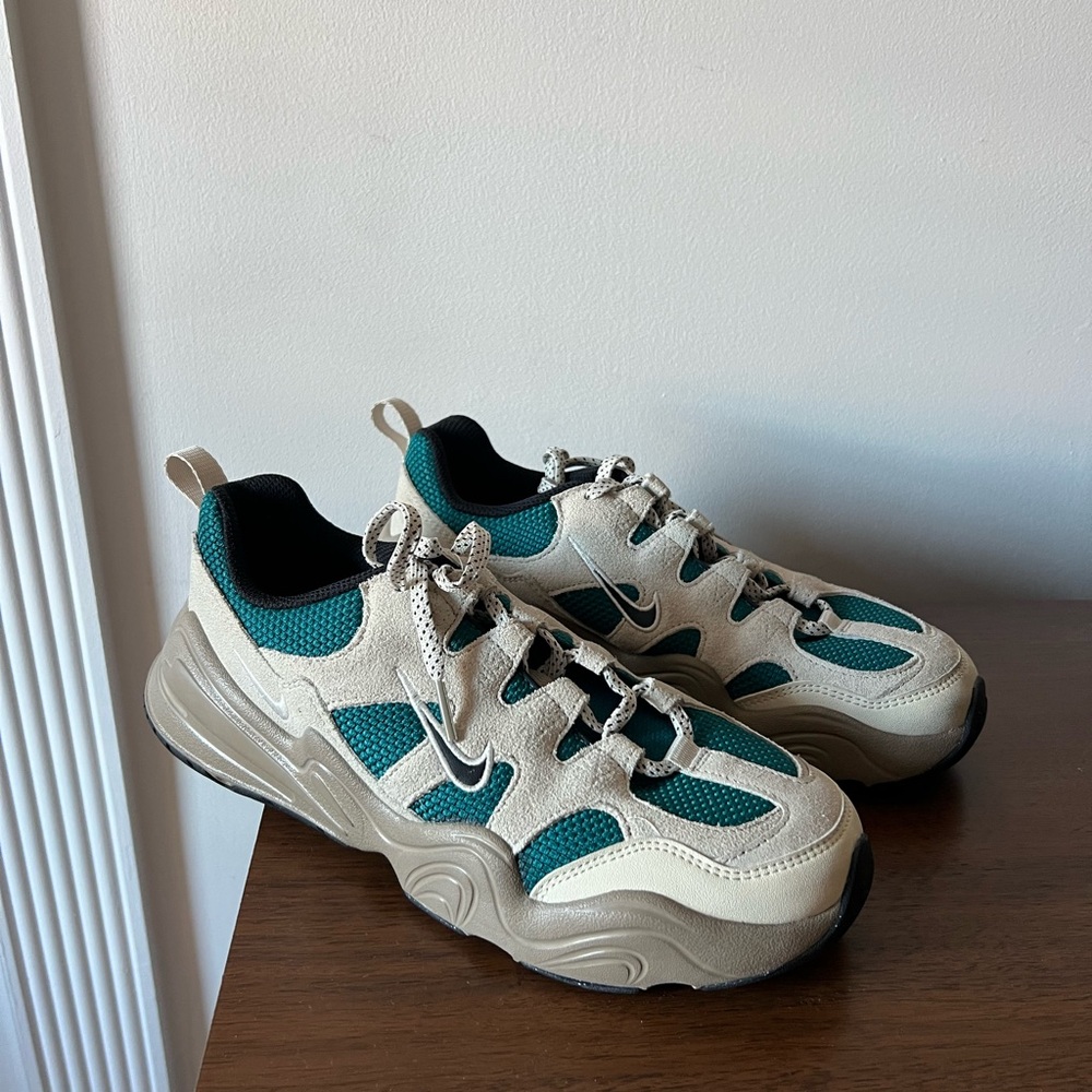 Nike Tech Hera